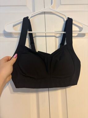 Black Lululemon Sport’s bra